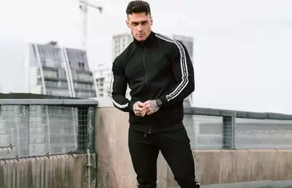 tracksuits-952361-1762861280